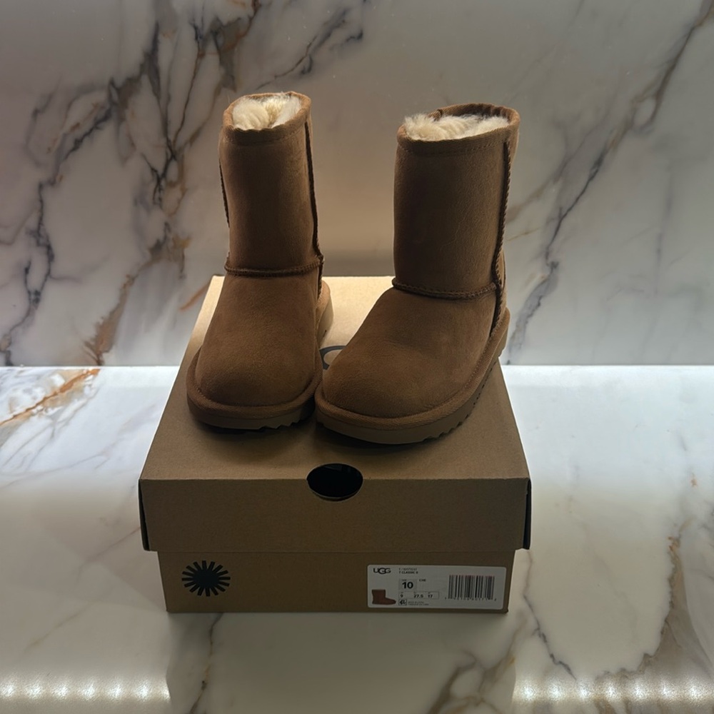 Kids Ugg classic II